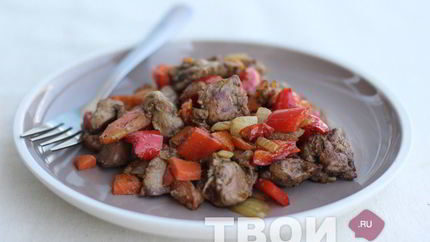 Печень с овощами