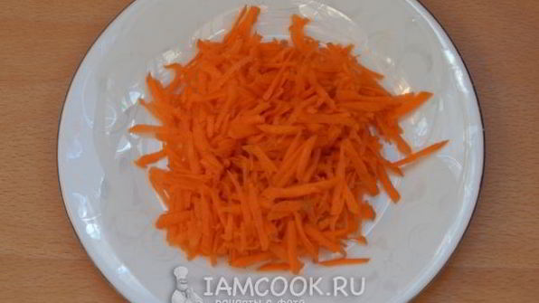 печень свиная жареная с луком и морковью