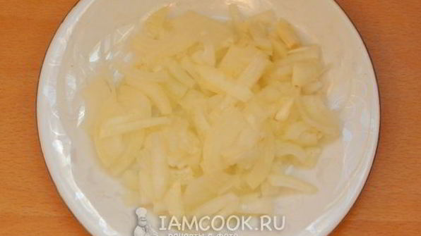 печень свиная жареная с луком и морковью