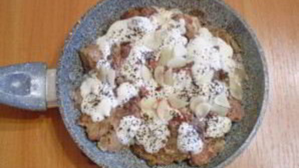 печень, тушеная в сметане