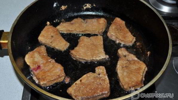 печень в томатном соусе с черносливом