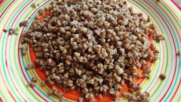 печенка с овощами и гречкой