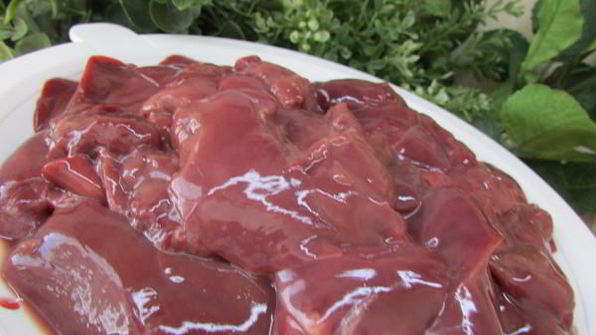 печеночные шарики с жареным луком в фисташках