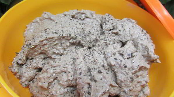 печеночные шарики с жареным луком в фисташках