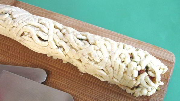 сырное печенье с песто из помидоров, оливок и зелени