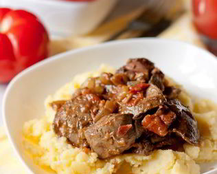 Утиная печень с томатами и бальзамическим уксусом