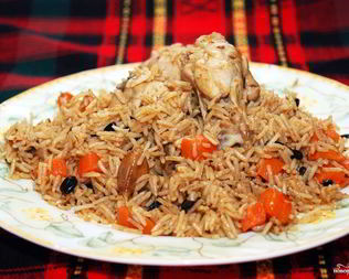 Диетический плов с курицей