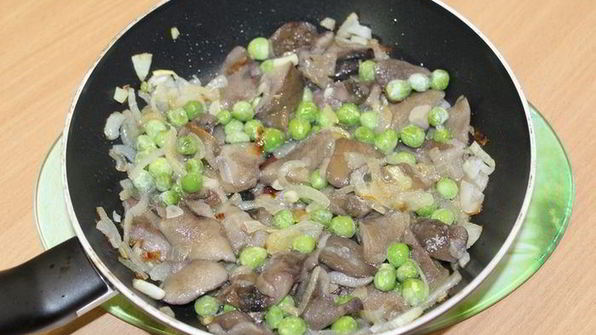 паэлья из перловой крупы и лесных грибов