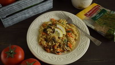 Плов из бурого риса с грибами