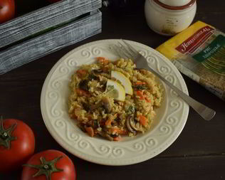 Плов из бурого риса с грибами