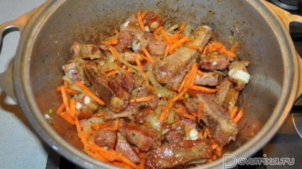 плов с копчеными ребрышками