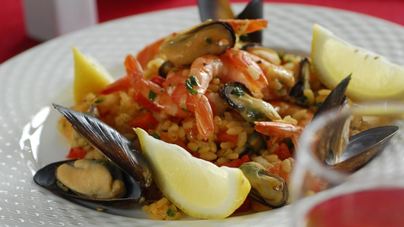 Плов с креветками и мидиями