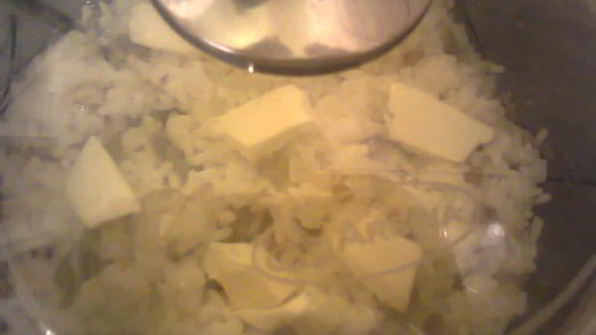 плов с яйцом