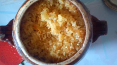 Плов в горшочке в духовке с курицей