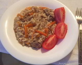 Пряный плов с орехами