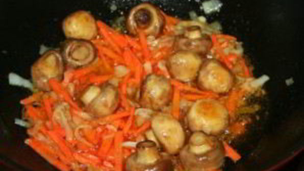 вегетарианский плов с грибами