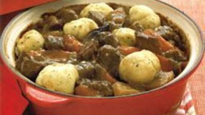 Домашнее рагу из говядины с клецками