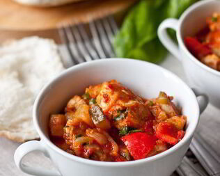 Курица в овощном рагу