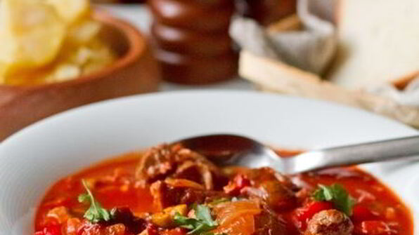 мясное рагу из говядины со сладким перцем