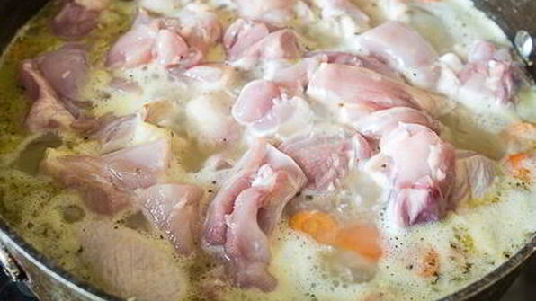 нежное рагу из курицы с овощами и перловкой