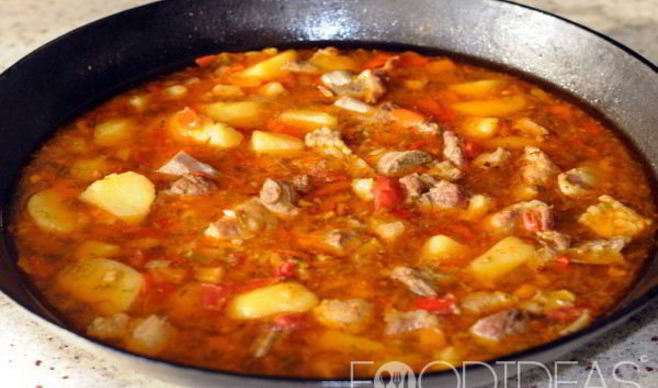 Овощное рагу с баклажанами, картошкой и мясом