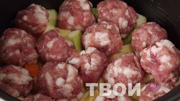 овощное рагу с фрикадельками