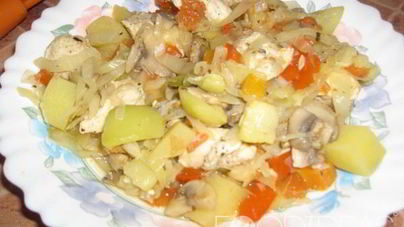 Овощное рагу с курицей в мультиварке