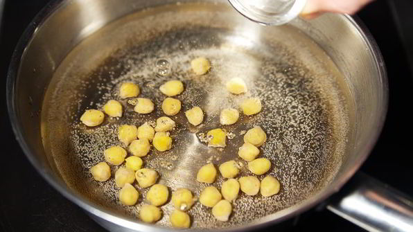 овощное рагу с нутом и корицей