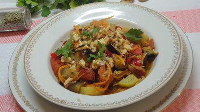 Овощное рагу с орехами