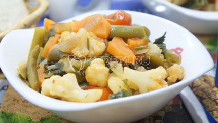 Овощное рагу в мультиварке