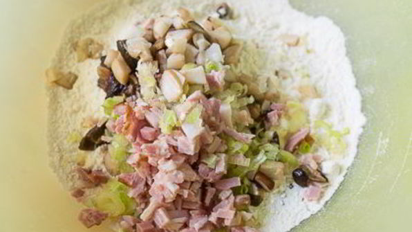 рагу из говядины с грибными клецками