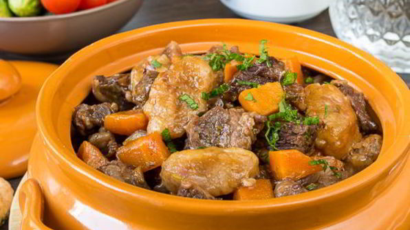 рагу из говядины с грибными клецками