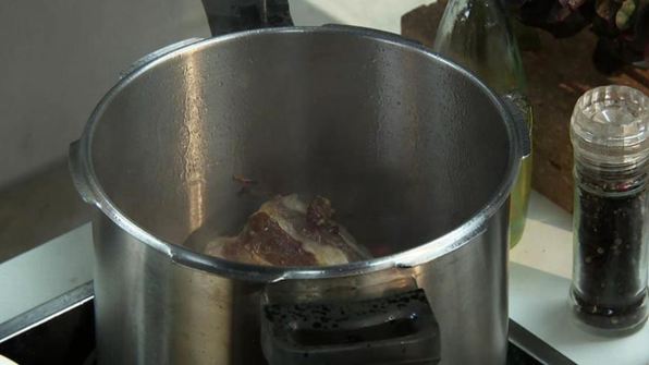 рагу из говяжьего языка и хвоста с горчичным пюре