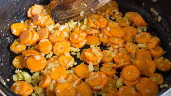 рагу из курицы с морковью и цуккини