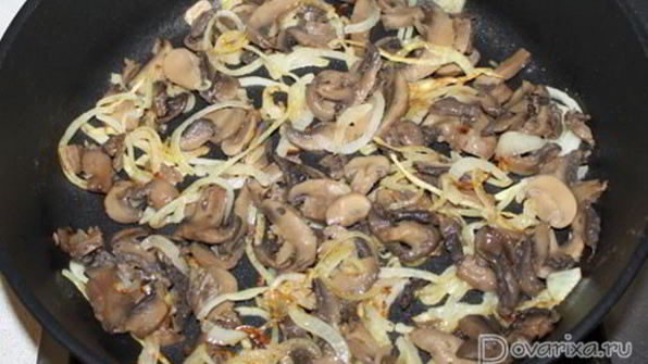 рагу из минтая с шампиньонами и брокколи