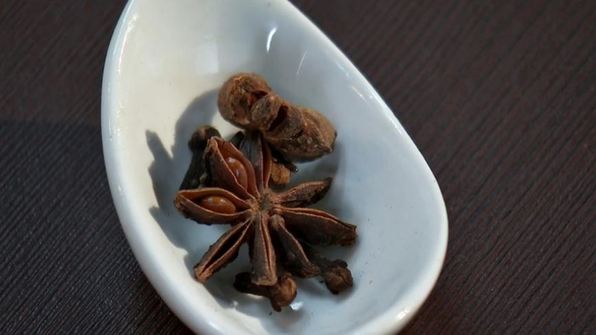 рагу из репы со свининой, яблоками и изюмом