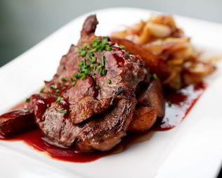 Рагу из телятины с портвейном и тимьяном