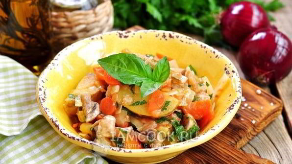 рагу овощное с капустой и картошкой