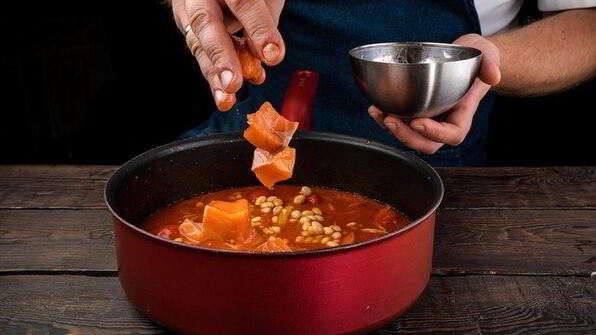 рагу с болгарским перцем и лососем