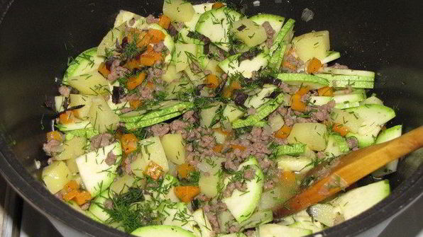 рагу с кабачком и базиликом