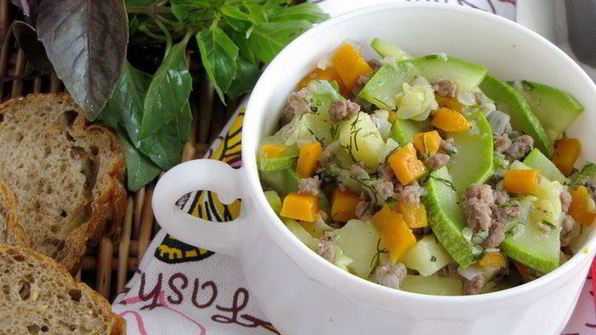 рагу с кабачком и базиликом