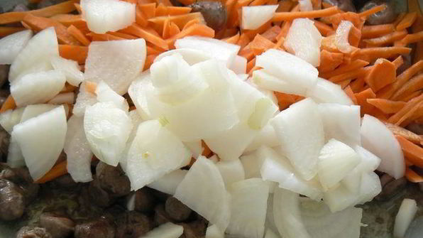 рагу с куриными сердцами под крышечкой