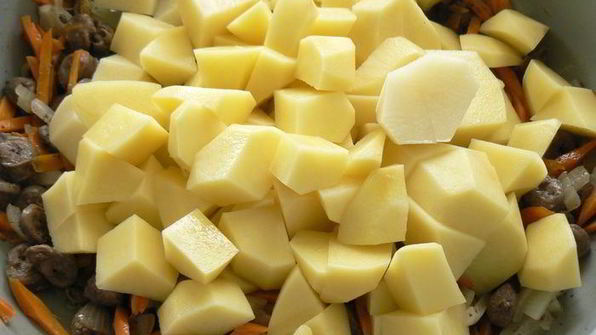 рагу с куриными сердцами под крышечкой