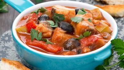 Рагу с тунцом и томатами