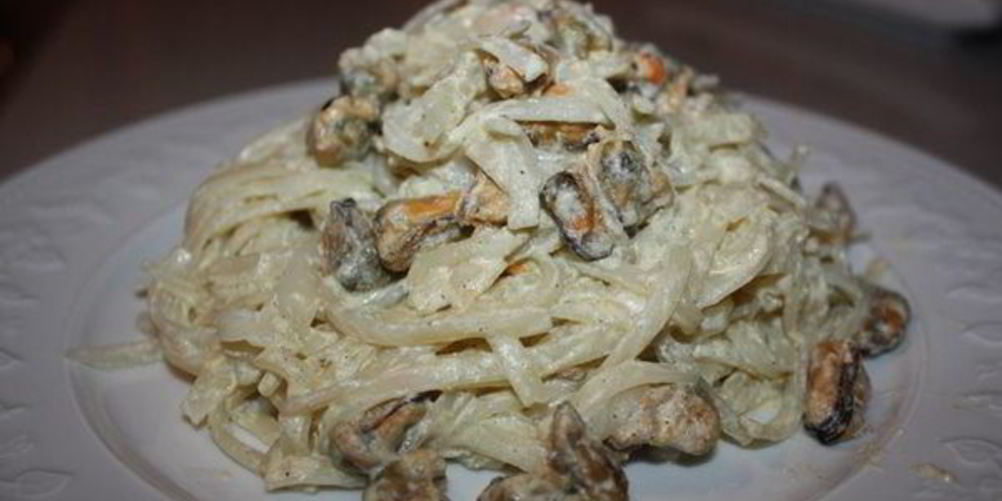 Рецепт рисовая лапша с мидиями в сливках