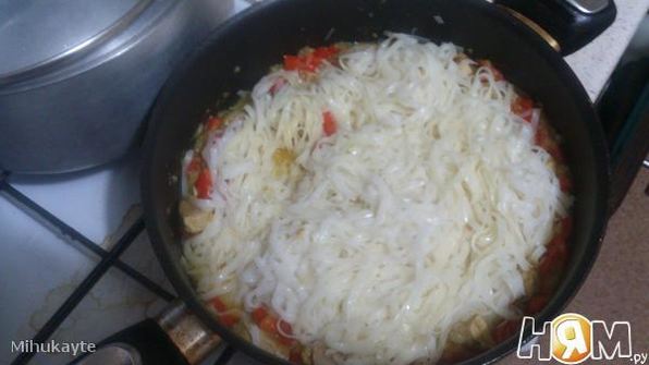 рисовая лапша с мясом