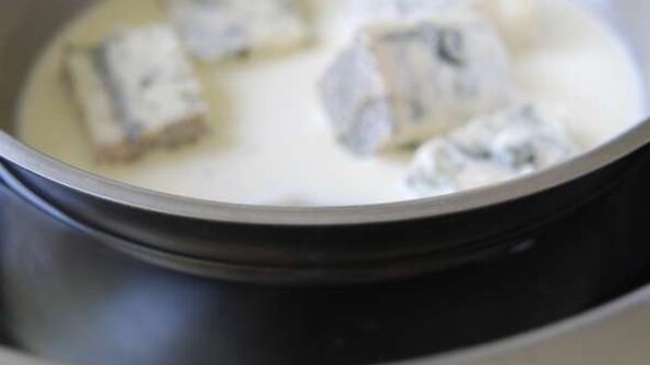 красное ризотто с горгонцоловым соусом