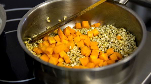 ризотто из перловки с овощами