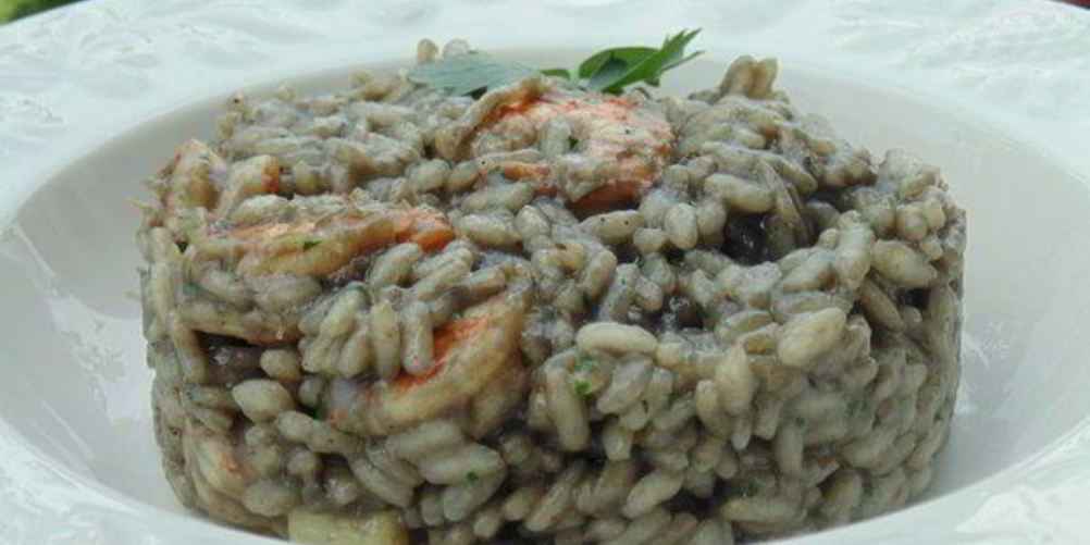 Рецепт ризотто с чернилами каракатицы и креветками