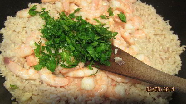ризотто с креветками и ароматными травами